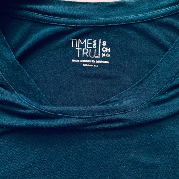 Women's Twist Top with Short Flutter Sleeves Time and Tru - Picture 5 of 8